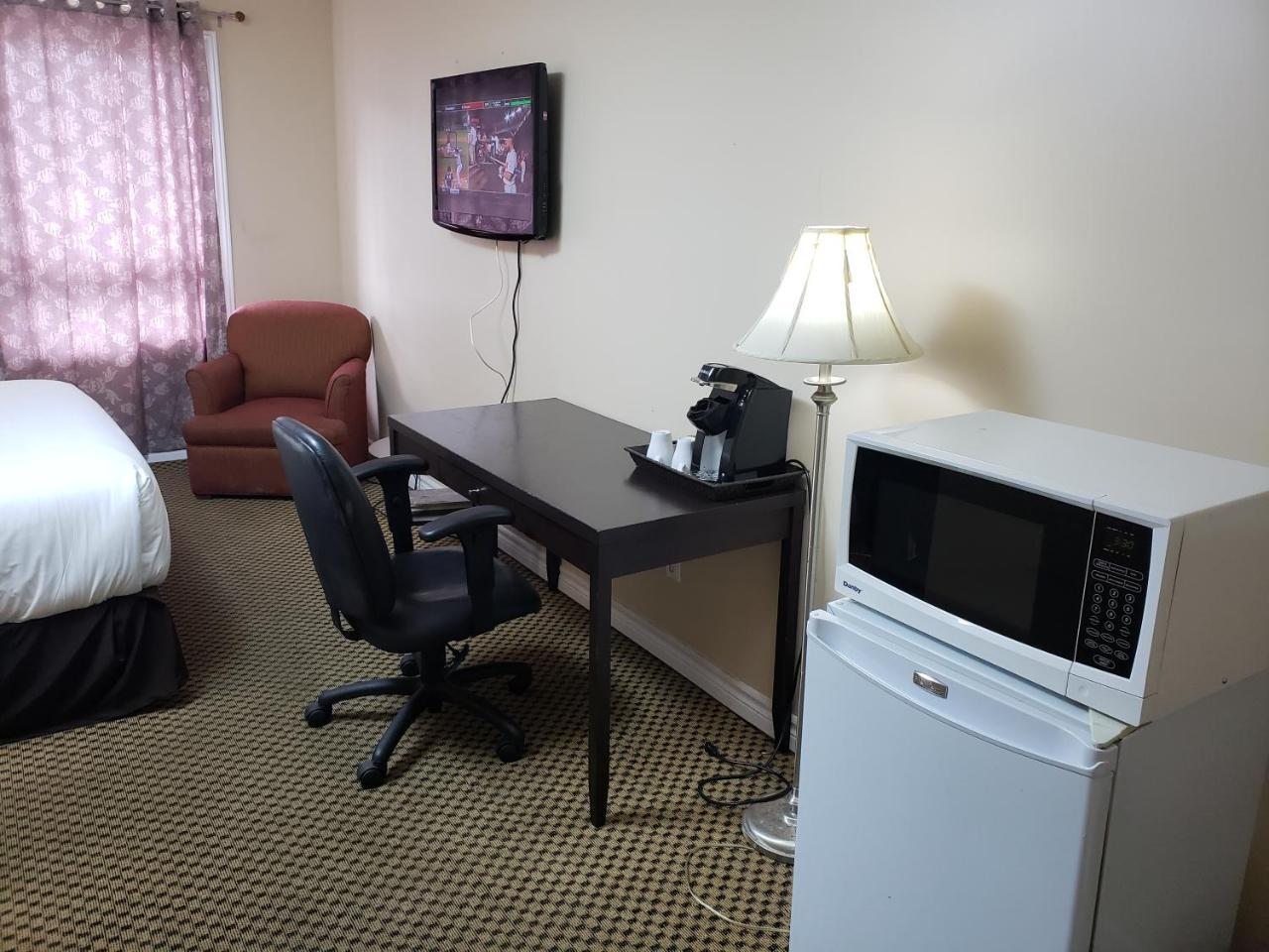 REGENCY INN & SUITES | ⋆⋆ | CORNWALL, CANADA | SEASON DEALS FROM $72